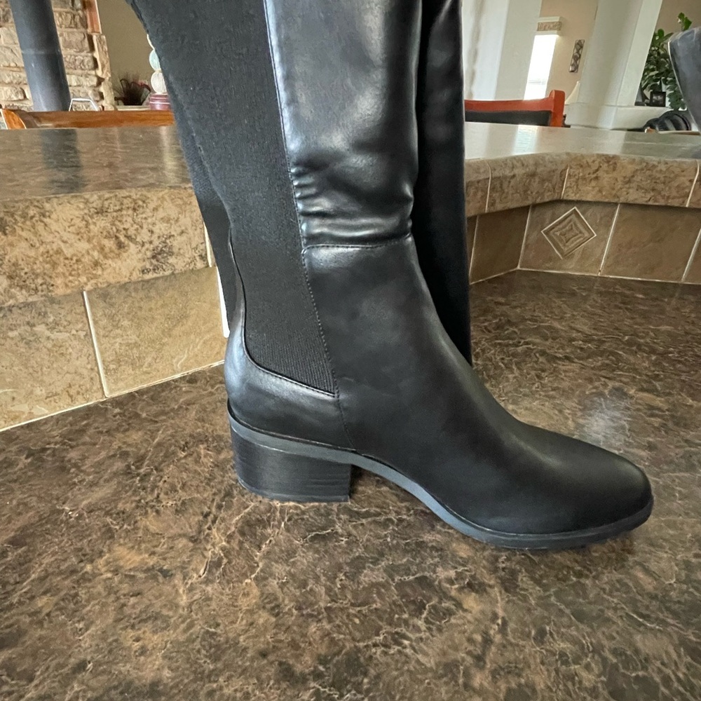 Elegant Black Women's Boots